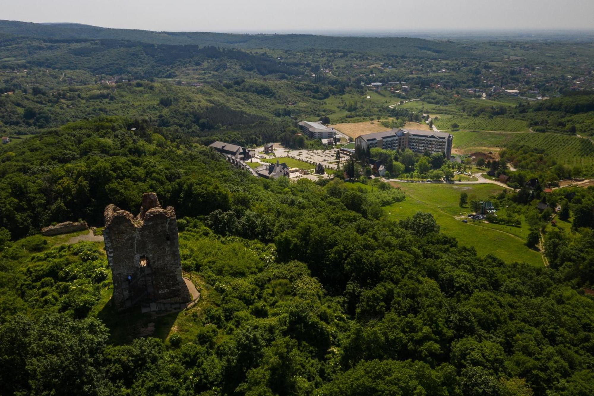 Hotel Etno Naselje Vrdnicka Kula Vrdnik Zewnętrze zdjęcie